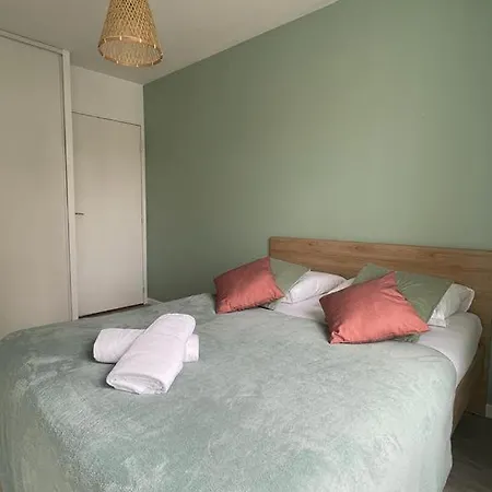 1 Bedroomed With Balcony 10min From Disneyland Paris Bussy-Saint-Georges