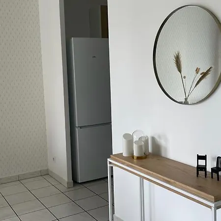 1 Bedroomed With Balcony 10min From Disneyland Paris Apartamento Bussy-Saint-Georges