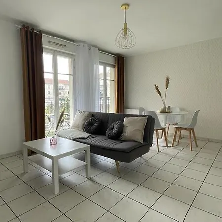 1 Bedroomed With Balcony 10min From Disneyland Paris Bussy-Saint-Georges